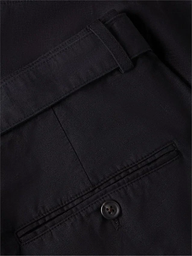 Pantalón corto plisado con cinturón de 25 cm y corte holgado Pantalón corto plisado con cinturón de 25 cm y corte holgado