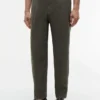 Pantalones cónicos de lino teñidos en prenda Pantalones cónicos de lino teñidos en prenda