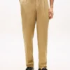 Pantalones cónicos de lino teñidos en prenda Pantalones cónicos de lino teñidos en prenda