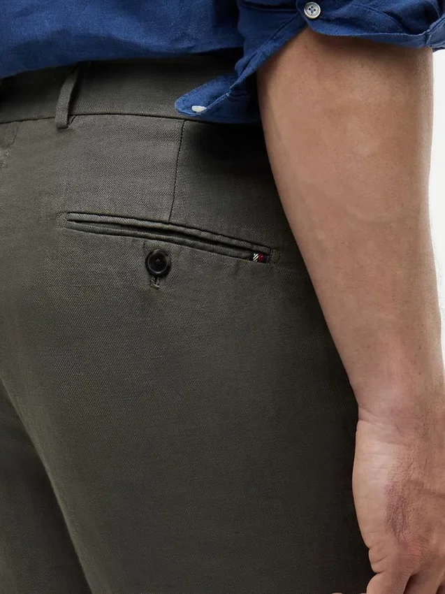 Pantalones cónicos de lino teñidos en prenda Pantalones cónicos de lino teñidos en prenda