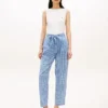 Pantalones cónicos de seersucker a cuadros vichy con cinturón