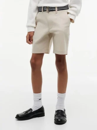 Pantalones cortos chinos elásticos holgados con cinturón para niño