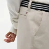 Pantalones cortos chinos elásticos holgados con cinturón para niño