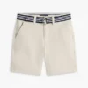 Pantalones cortos chinos elásticos holgados con cinturón para niño