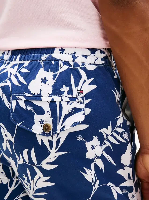 Pantalones cortos de corte regular con estampado tropical de 18 cm Pantalones cortos de corte regular con estampado tropical de 18 cm
