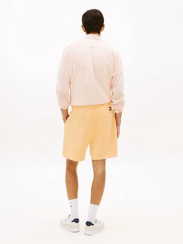 Pantalones cortos de playa teñidos en prenda de Tommy Jeans Pantalones cortos de playa teñidos en prenda de Tommy Jeans