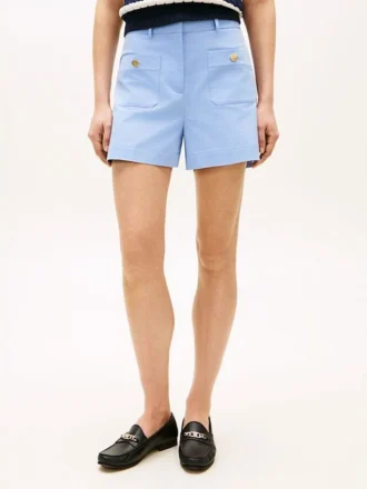 Pantalones cortos de sarga con bolsillos y botones dorados