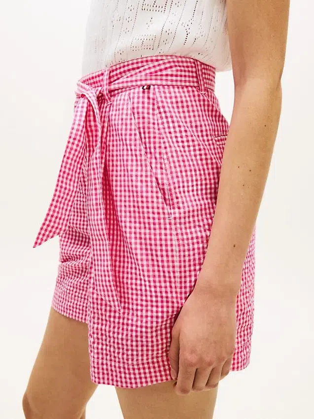 Pantalones cortos de seersucker a cuadros vichy con cinturón Pantalones cortos de seersucker a cuadros vichy con cinturón
