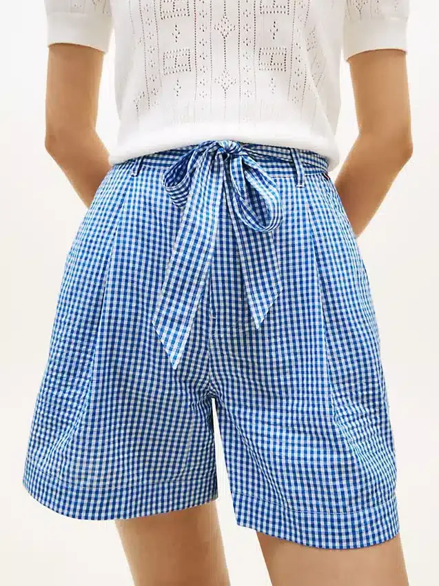Pantalones cortos de seersucker a cuadros vichy con cinturón Pantalones cortos de seersucker a cuadros vichy con cinturón