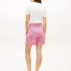 Pantalones cortos de seersucker a cuadros vichy con cinturón Pantalones cortos de seersucker a cuadros vichy con cinturón