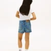 Pantalones cortos vaqueros ajustados para niña Pantalones cortos vaqueros ajustados para niña