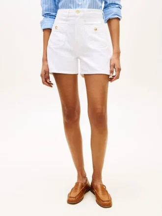 Pantalones cortos vaqueros con bolsillo y botón dorado