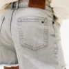 Pantalones cortos vaqueros con dobladillo sin rematar para niños