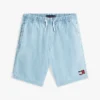 Pantalones cortos vaqueros de niño con estampado de banderas onduladas en espiga Pantalones cortos vaqueros de niño con estampado de banderas onduladas en espiga