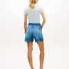 Pantalones cortos vaqueros de talle alto con cinturón
