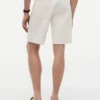 Pantalones cortos vaqueros teñidos en prenda de corte regular Pantalones cortos vaqueros teñidos en prenda de corte regular