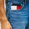 Pantalones cortos vaqueros Tommy Jeans con bolsillo con el logotipo Pantalones cortos vaqueros Tommy Jeans con bolsillo con el logotipo
