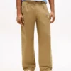 Pantalones holgados con pliegues y tacto de papel Pantalones holgados con pliegues y tacto de papel