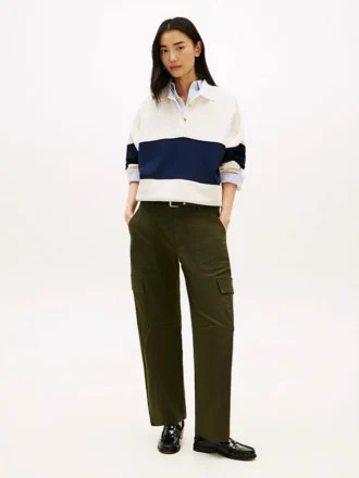 Pantalones utilitarios ligeros de corte acampanado
