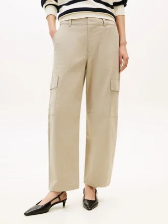 Pantalones utilitarios ligeros de corte acampanado