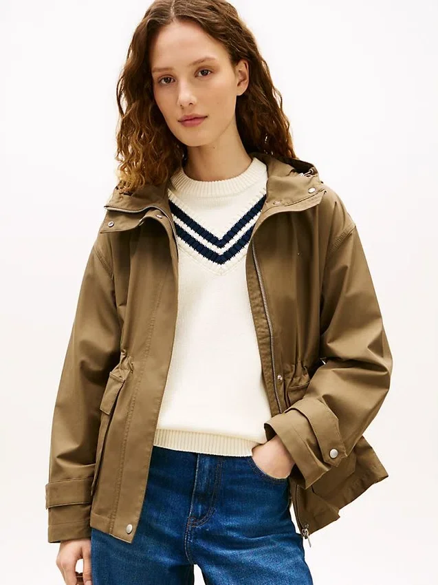 Parka corta con capucha resistente al agua Parka corta con capucha resistente al agua