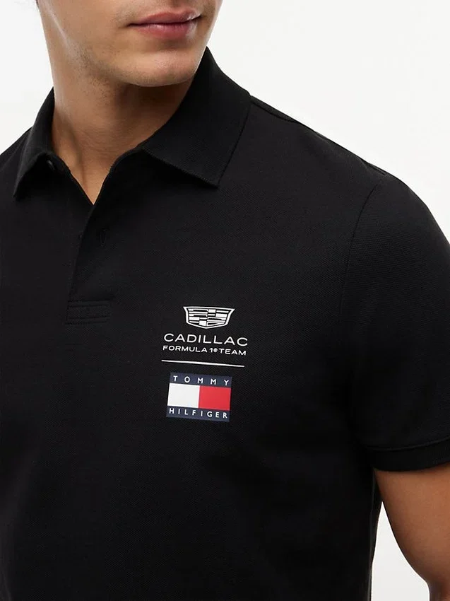 Polo con el logotipo del equipo Tommy x Cadillac F1® Team Polo con el logotipo del equipo Tommy x Cadillac F1® Team