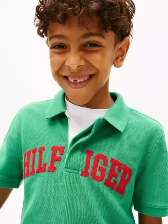 Polo con estampado Hilfiger para niños