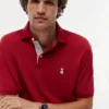 Polo con logotipo del escudo del archivo, corte clásico Polo con logotipo del escudo del archivo, corte clásico