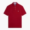 Polo con logotipo del escudo del archivo, corte clásico Polo con logotipo del escudo del archivo, corte clásico