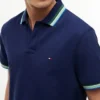 Polo con ribetes de corte regular