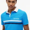 Polo de ajuste regular con logo Hilfiger y tejido transpirable