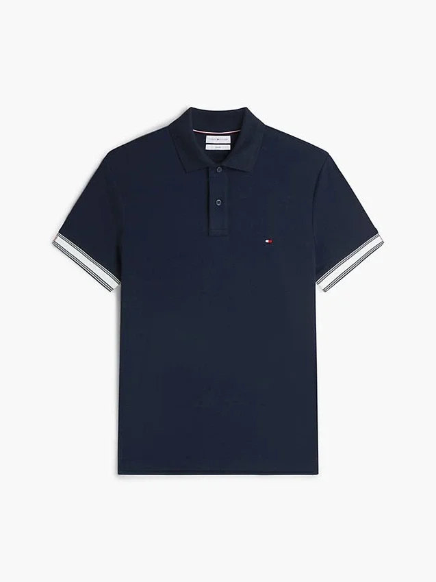 Polo de algodón liso de corte ajustado Polo de algodón liso de corte ajustado