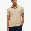 Polo de algodón liso de corte entallado