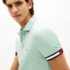 Polo de algodón liso de corte entallado