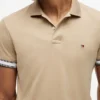 Polo de algodón liso de corte entallado