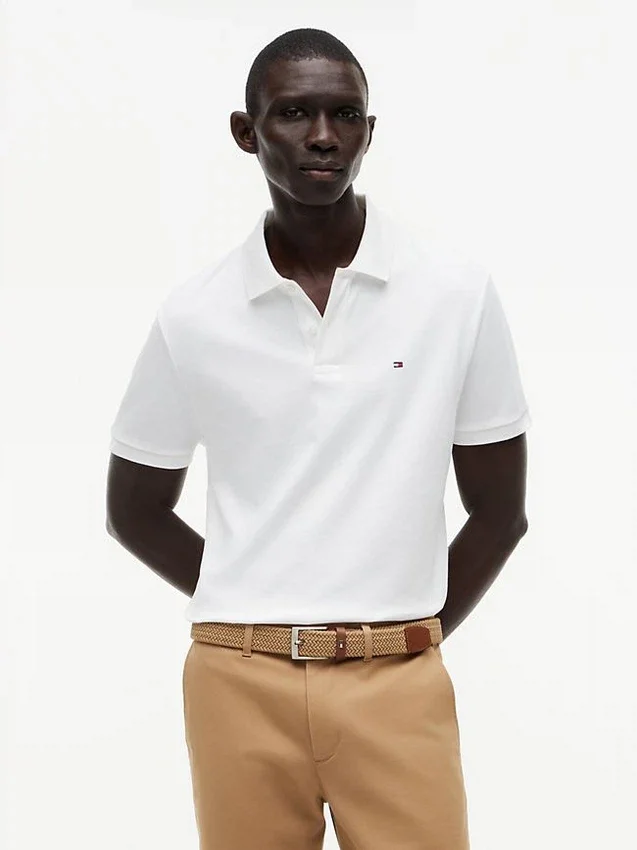 Polo de algodón liso de corte regular Polo de algodón liso de corte regular