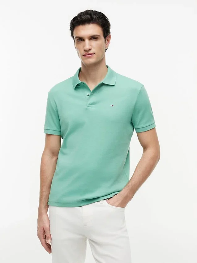 Polo de algodón liso de corte regular Polo de algodón liso de corte regular