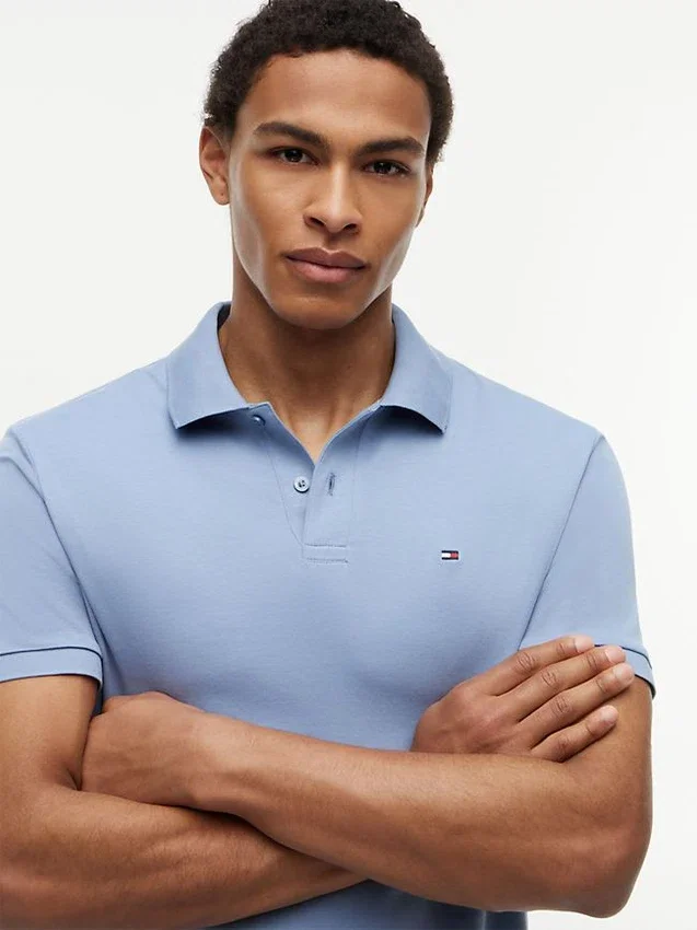 Polo de algodón liso de corte regular Polo de algodón liso de corte regular