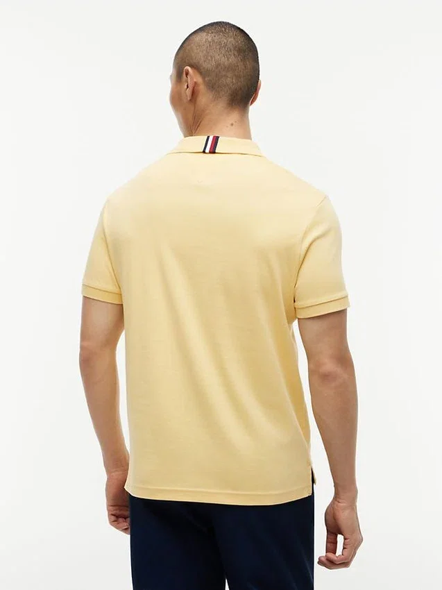 Polo de algodón liso de corte regular Polo de algodón liso de corte regular
