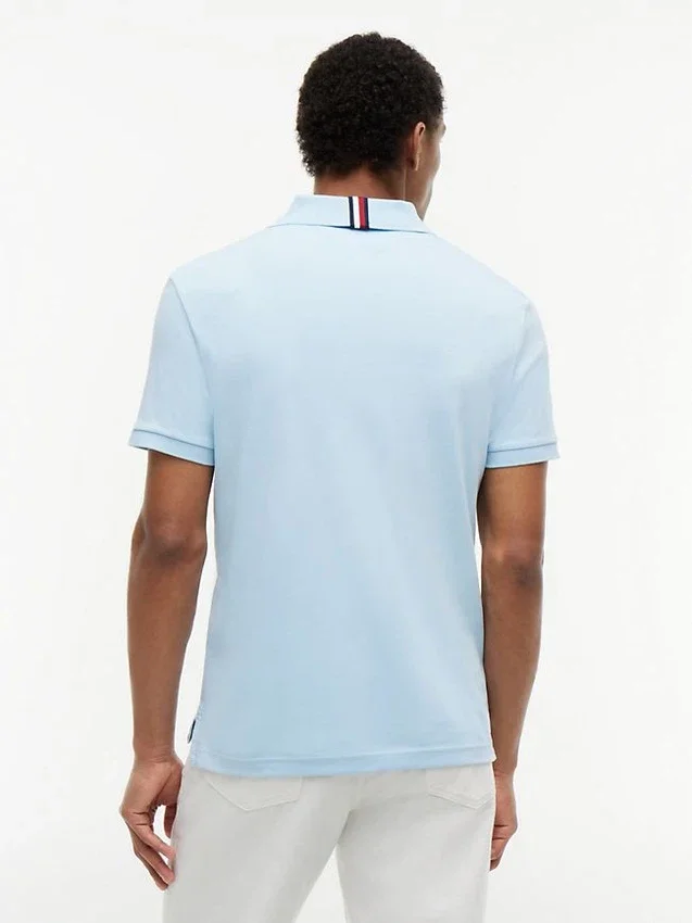 Polo de algodón liso de corte regular Polo de algodón liso de corte regular