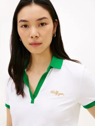 Polo de corte regular con logotipo bordado