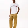 Polo de corte regular con rayas bordadas