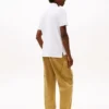 Polo de corte regular con rayas bordadas