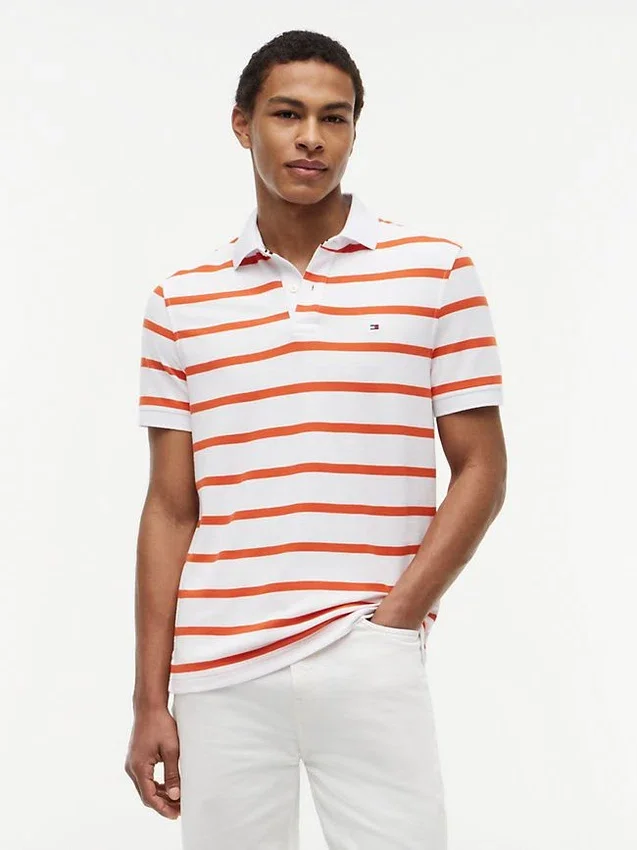 Polo de corte regular con rayas y tejido transpirable Polo de corte regular con rayas y tejido transpirable