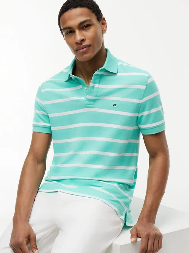 Polo de corte regular con rayas y tejido transpirable Polo de corte regular con rayas y tejido transpirable
