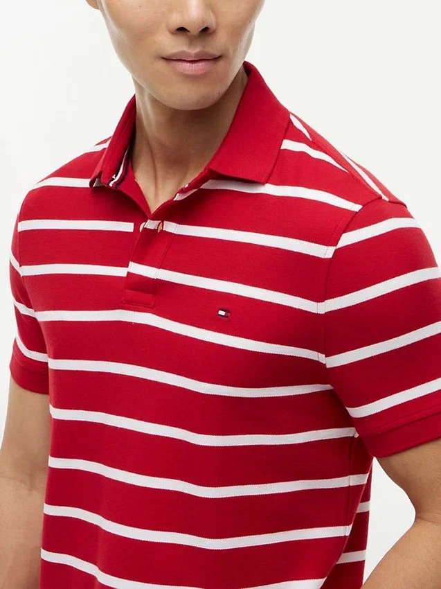 Polo de corte regular con rayas y tejido transpirable Polo de corte regular con rayas y tejido transpirable
