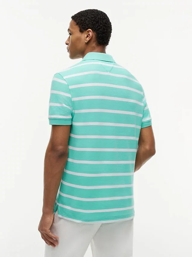 Polo de corte regular con rayas y tejido transpirable Polo de corte regular con rayas y tejido transpirable