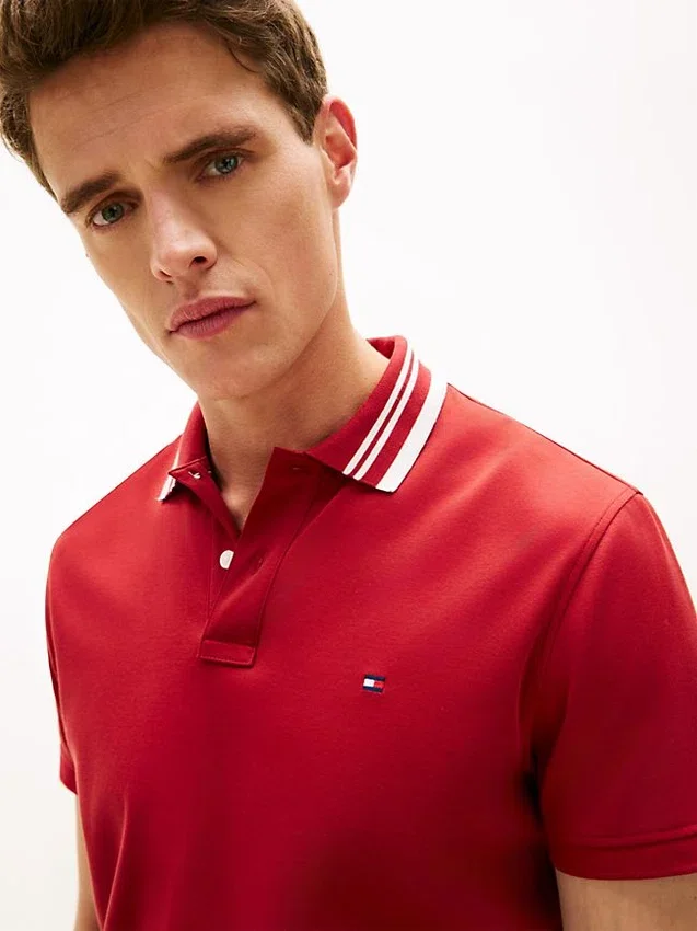Polo de corte regular con ribete de jacquard Polo de corte regular con ribete de jacquard