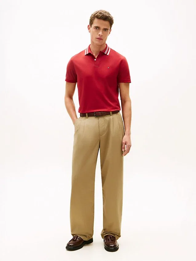 Polo de corte regular con ribete de jacquard Polo de corte regular con ribete de jacquard