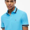 Polo de corte regular con ribetes y tejido transpirable